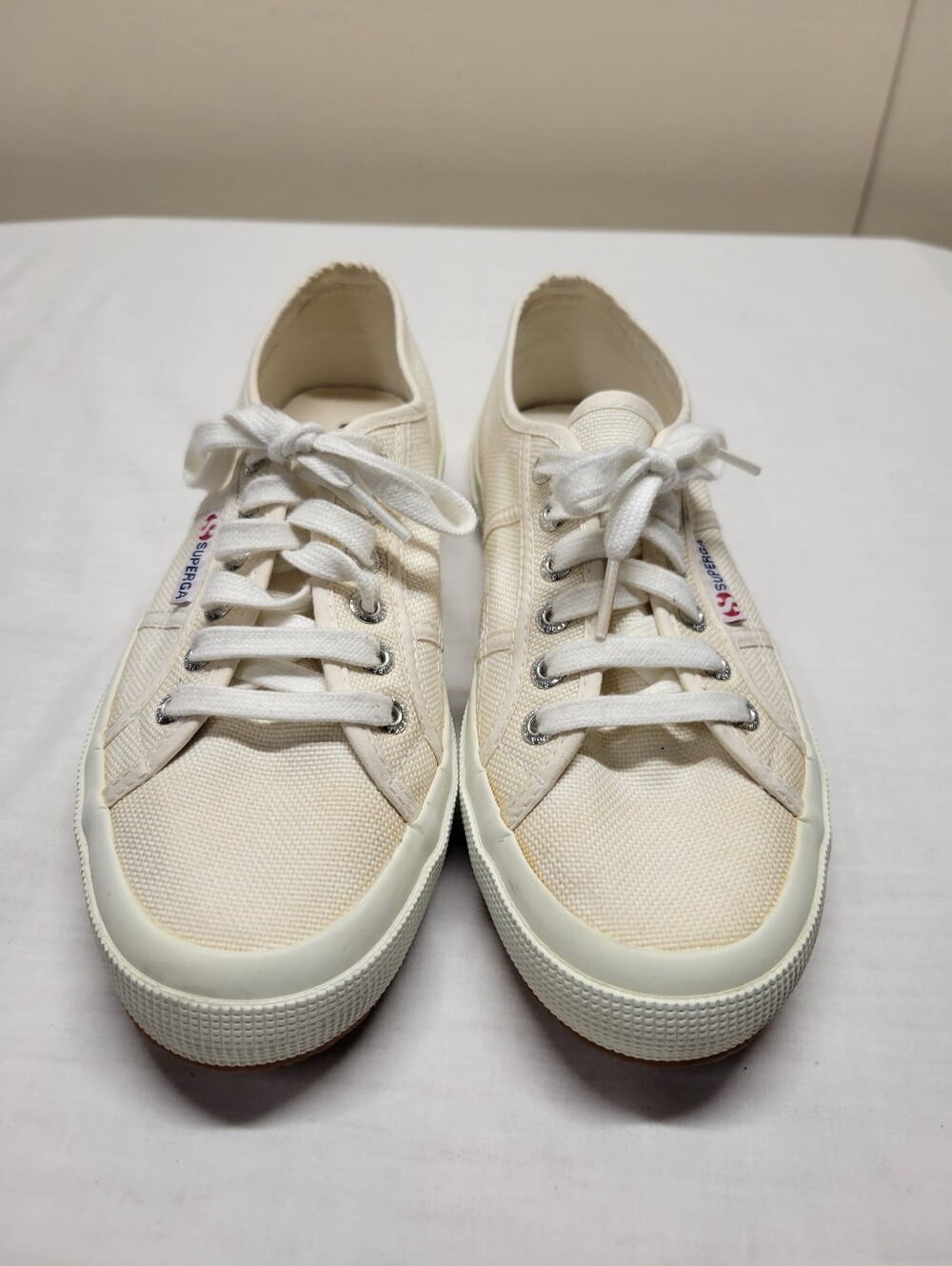 Womens Size 8 Superga Low-Top Canvas Sneakers in Cream Gently Used